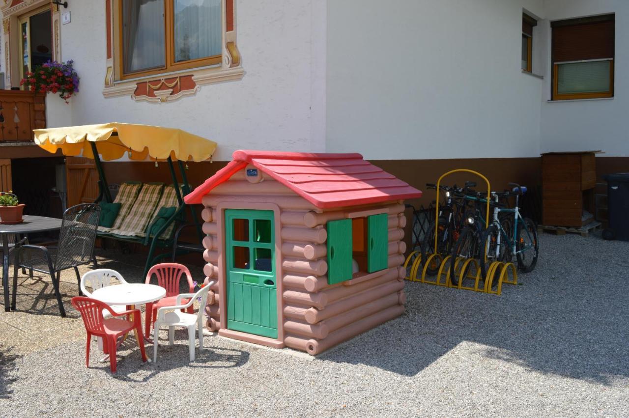 Tirolerhof Hotell Lermoos Exteriör bild