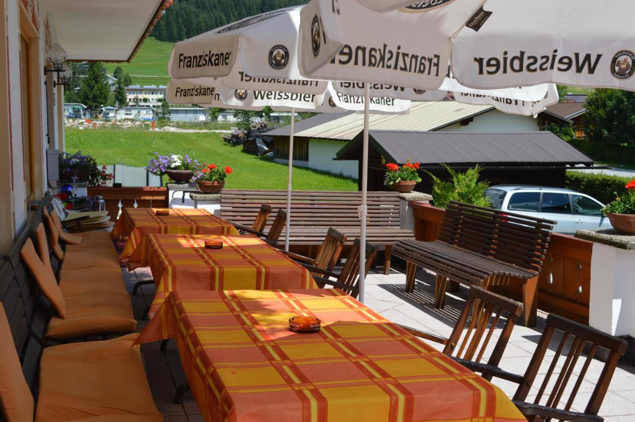 Tirolerhof Hotell Lermoos Exteriör bild