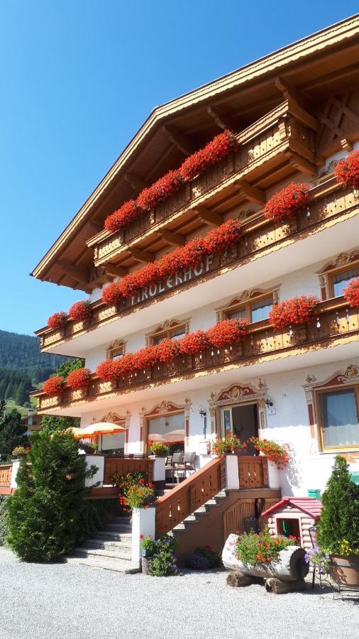 Tirolerhof Hotell Lermoos Exteriör bild