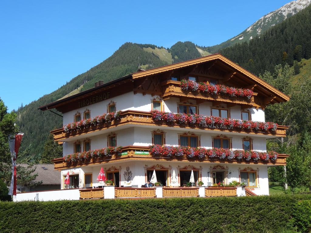 Tirolerhof Hotell Lermoos Exteriör bild