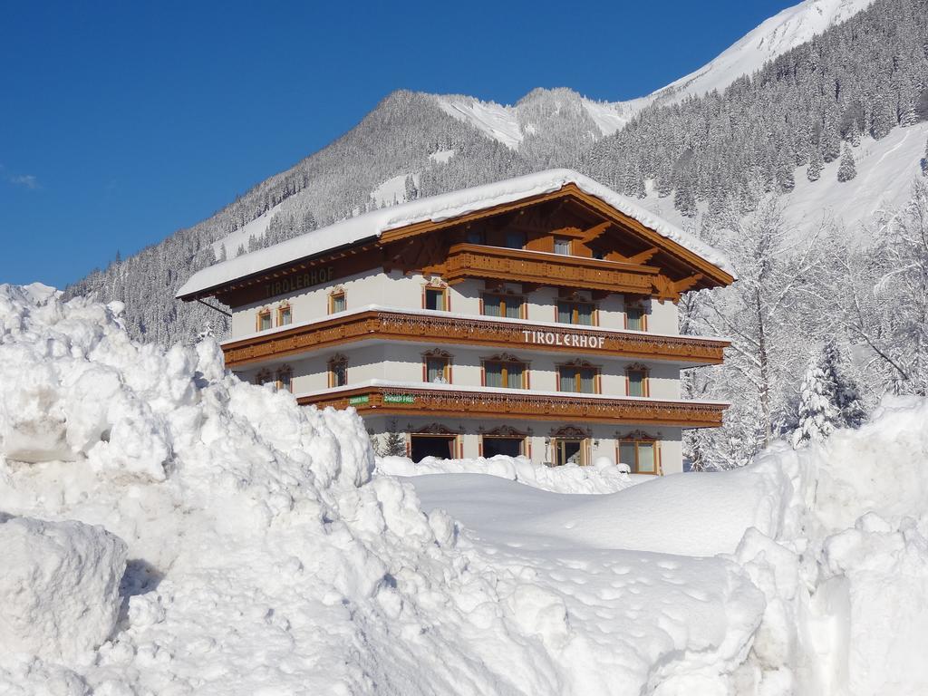 Tirolerhof Hotell Lermoos Exteriör bild