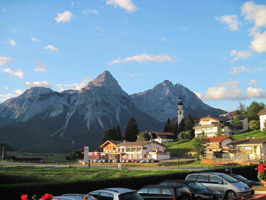 Tirolerhof Hotell Lermoos Exteriör bild