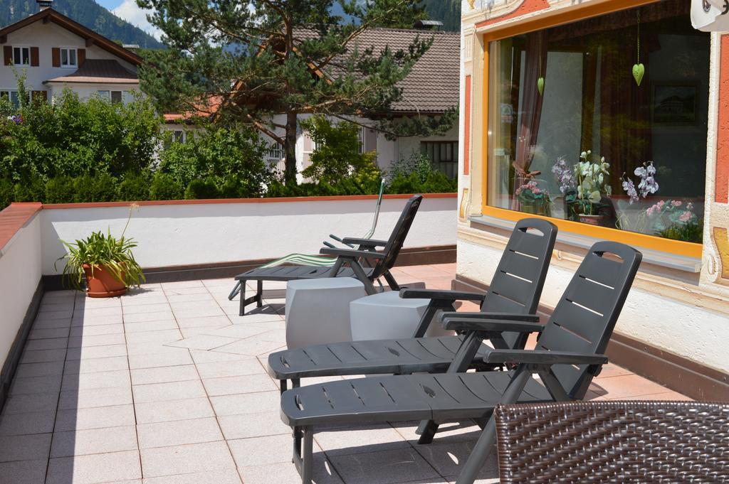 Tirolerhof Hotell Lermoos Exteriör bild